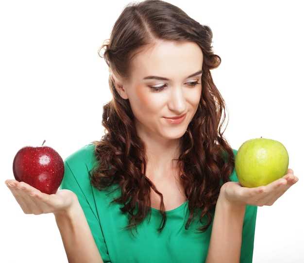 Яблоки богаты пищевыми волокнами, которые способствуют нормализации работы желудка и кишечника